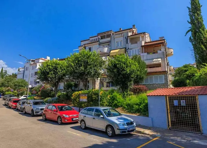 Apartman In 51788 *